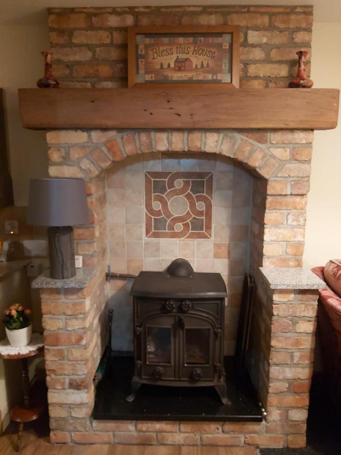 Lovely 2-Bed Cottage At The Foot Of The Mournes Newry Esterno foto